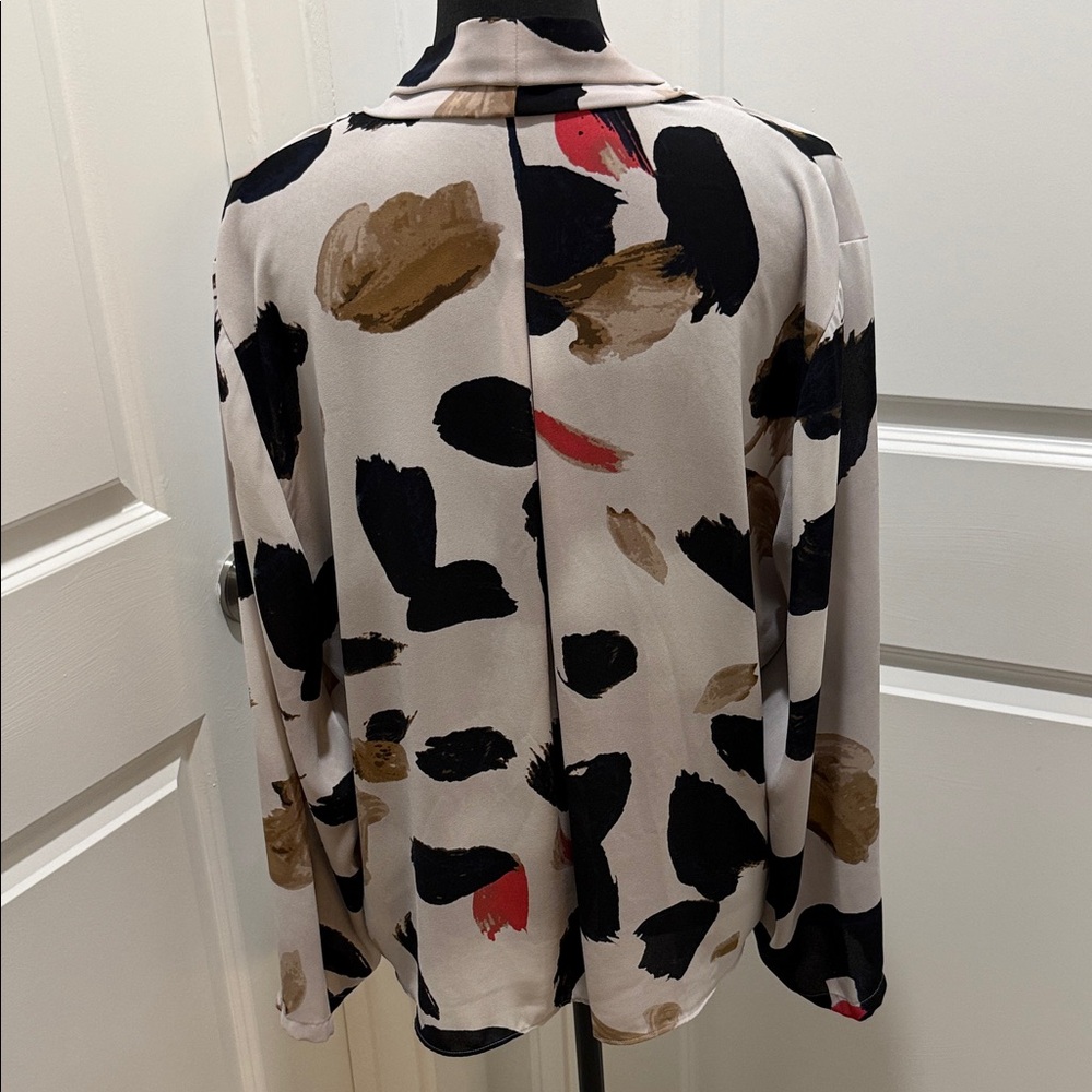 NIC+ZOE Painted Brushstroke V-Neck Blouse in Ivory, Black, Tan & Red - Picture 3 of 4